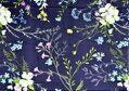 Blooming flowers na tmavomodrom - bavlnené plátno