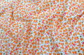 Mini oranžové kvietky na ecru - fine cotton, poplin