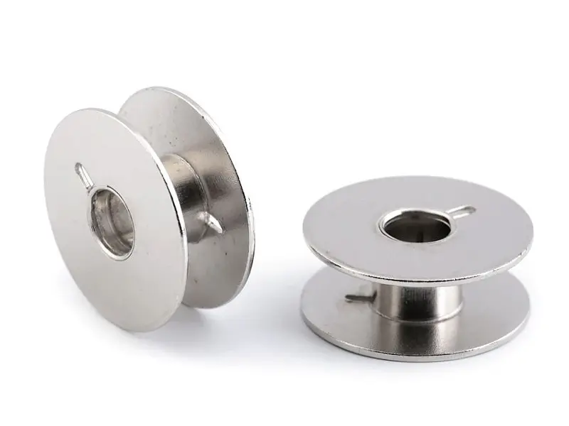 Kovová cievka k šijaciemu stroju Veritas